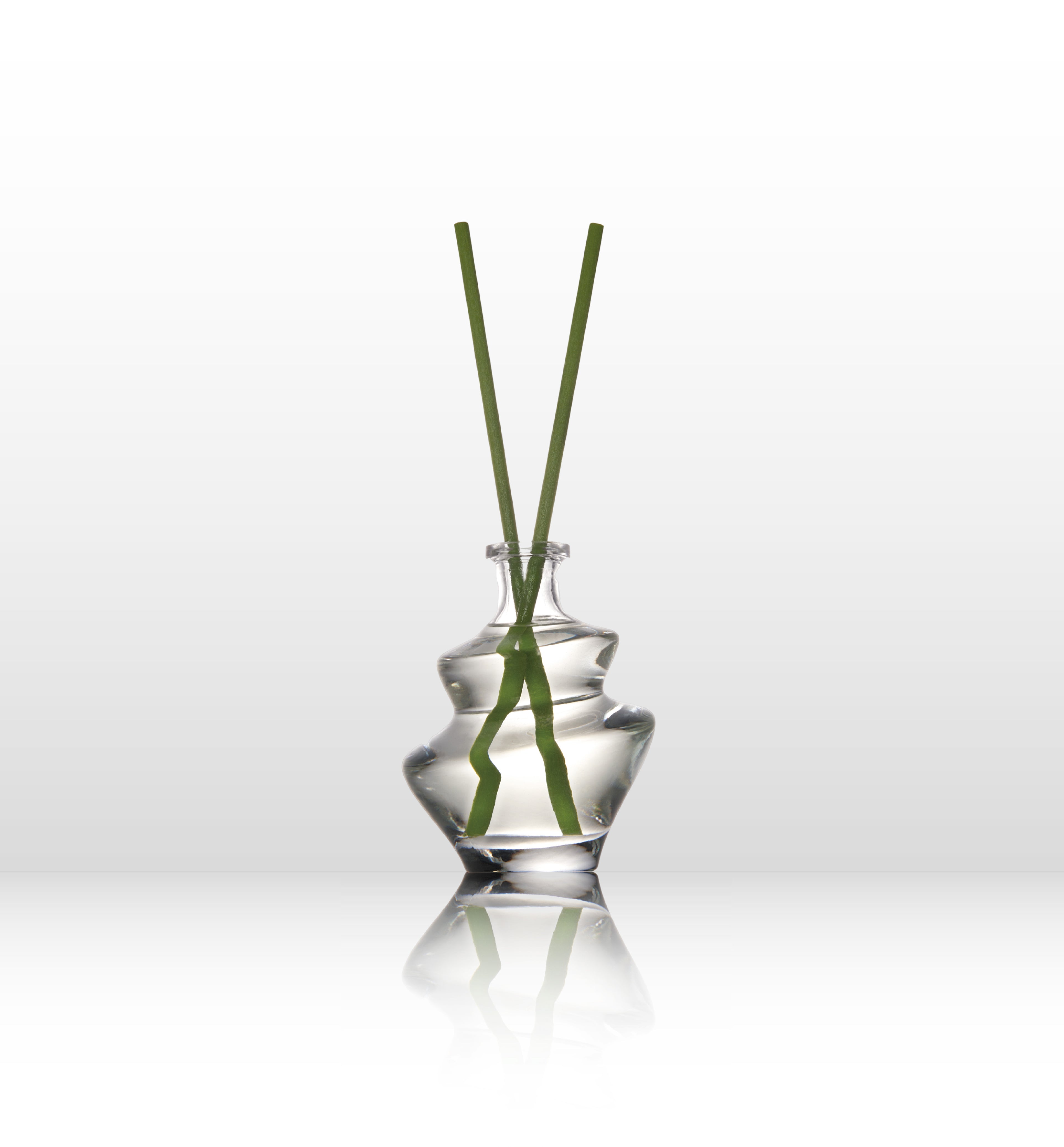 DIFFUSER REED ：THE FIRST APPLE